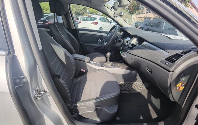 Renault Laguna cena 23900 przebieg: 203358, rok produkcji 2011 z Żelechów małe 352
